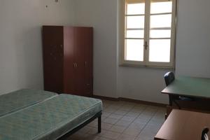 Ampia sIngola per lavoratrici o studentesse