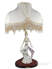 STATUA PORCELLANA/LUME
