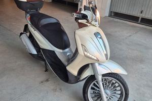 Piaggio Beverly 300