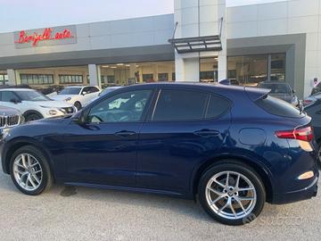 Alfa Romeo Stelvio 2.2 Turbodiesel 210 CV AT8 Q4 V