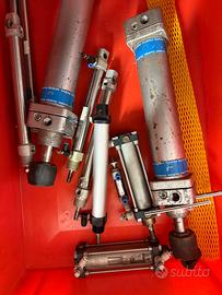 Materiale pneumatico pistoni