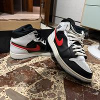 Jordan 1 Mid