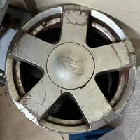 Cerchio in lega 15” per ford fiesta