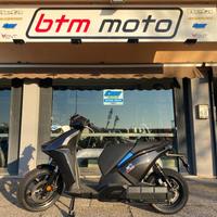 Scooter elettrico RAY 7.7