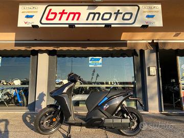 Scooter elettrico RAY 7.7