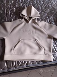 felpa crop fit bershka