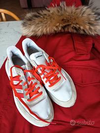 Scarpe Adidas + giubbotto con pelliccia rosso