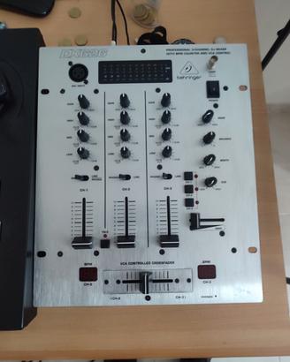 mixer behringer anoligico con conta BPM 