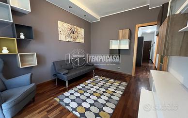 AMPIO E LUMINOSO BILOCALE DI 70 MQ