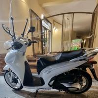 Honda sh 350