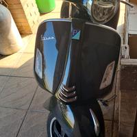 Piaggio Vespa 125 GTS - 2021