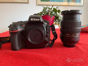 Nikon D800 (con obiettivo)