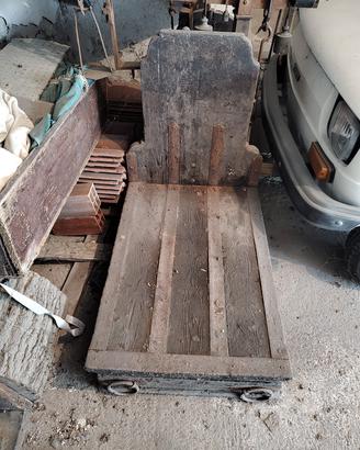 Antica stadera pesa sacchi in legno e ferro