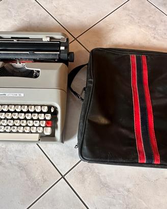 Macchina da scrivere vintage Olivetti lettera 35