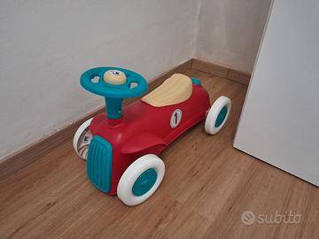 Macchinina cavalcabile per bambini Clementoni