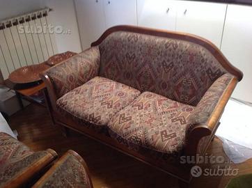 Divano e 2 poltrone in stile