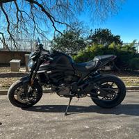 Ducati Monster 937 + (plus)