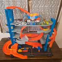 Pista Garage Squalo "Hot Wheels City Stunt Garage"
