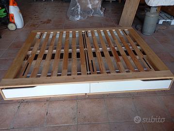 Futon o letto basso con cassetti 