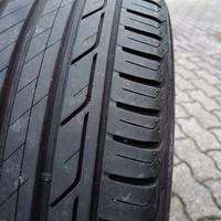 Gomme Bridgestone 215 50 18 estive 