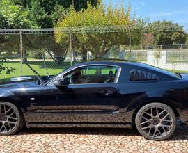 FORD Mustang - 2006