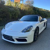 PORSCHE 718T