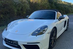 PORSCHE 718T