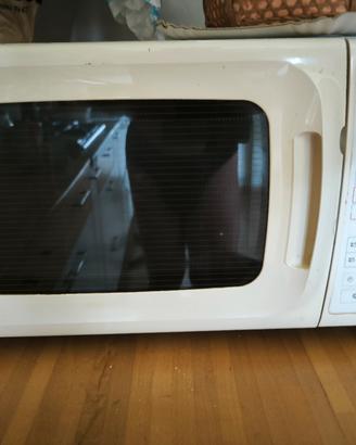 Forno a microonde con grill