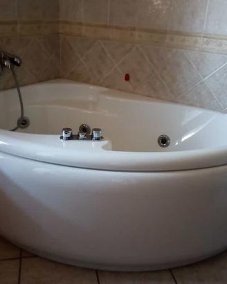 Vasca idromassaggio in buone condizioni