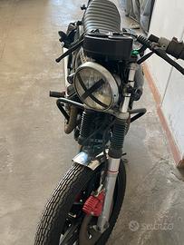 Moto Guzzi V35 cafe racer