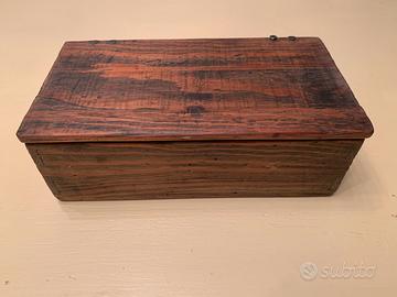 Cofanetto portagioie in legno antico