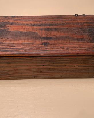 Cofanetto portagioie in legno antico