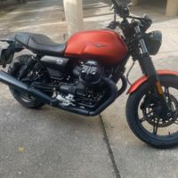 MOTO GUZZI V7 Stone 850
