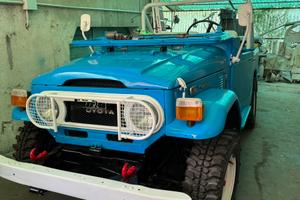 Toyota Land Cruiser FJ 42