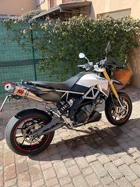 Aprilia Dorsoduro 750