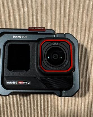 Insta360 Ace Pro 2 + Xplorer Grip Kit
