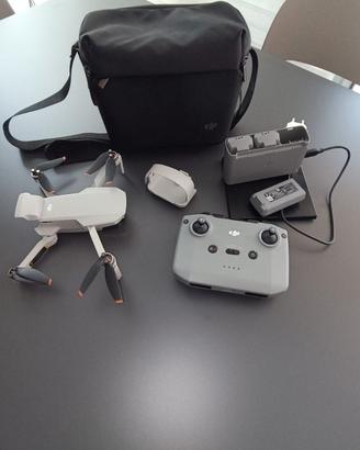 DJI Mini 2 Fly More Combo - 2 ore di volo