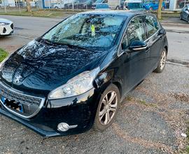 Peugeot 208 1.6 e-HDi 92 CV Allure Stop&Start 5 p