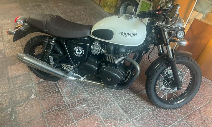 Triumph Thruxton anno 2015
