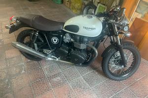 Triumph Thruxton anno 2015