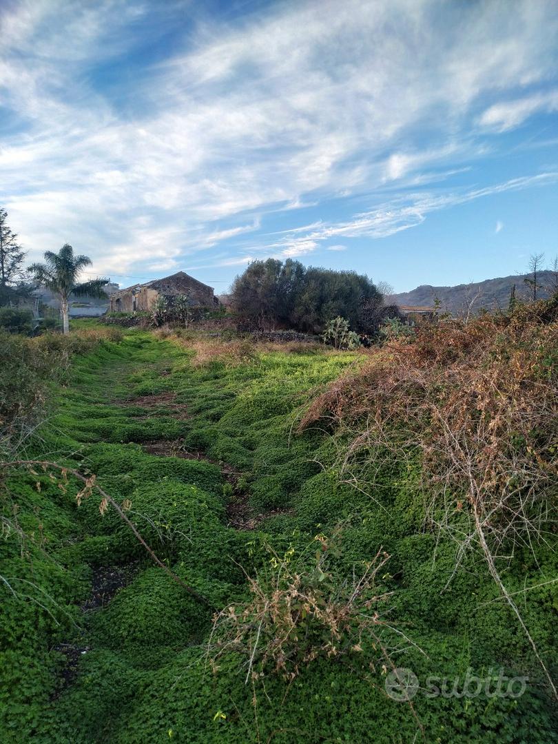 Terreno con rudere in via caltabiano 16 - Vista 6