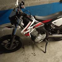 Moto fantic 125