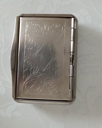 Porta sigarette o tabacco anni 40 in peltro