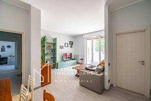 Appartamento di 100 m² con 3 locali e box auto a L