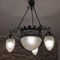 Lampadario antico in ferro battuto