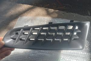 griglia originale paraurti sinistro Renault Clio  