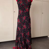 vestito nero fiori rossi