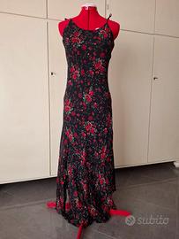 vestito nero fiori rossi