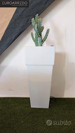 N.2 Vasi Grandi con LED RGB