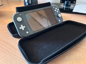 Nintendo Switch Lite + Custodia + MicroSD 64gb
